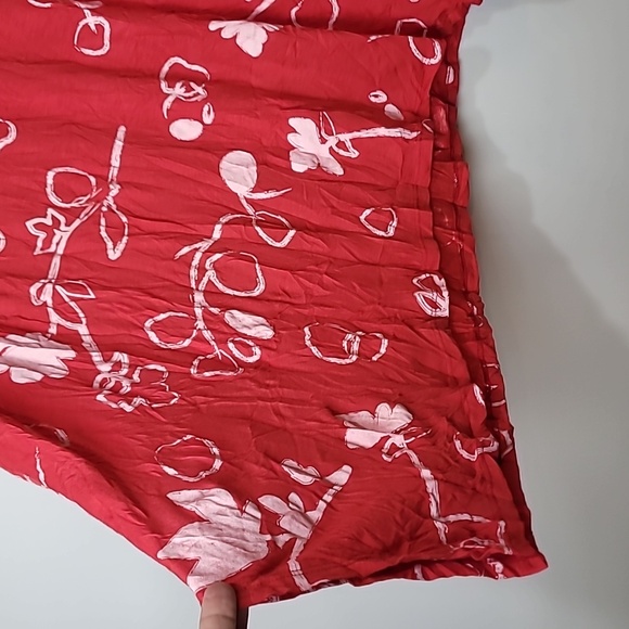 Chalet et ceci Mackenzie Top in Carmine Print ~ Crinkle Top - Picture 12 of 16